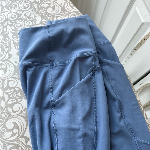 Blue Fabletics Set - Picture 15 of 15